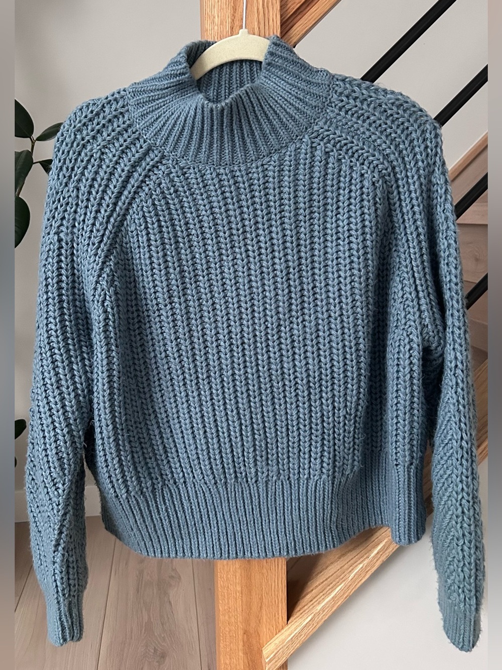 H&M Women’s Chunky Knit Turtleneck Sweater in Dusty Blue Color size Large